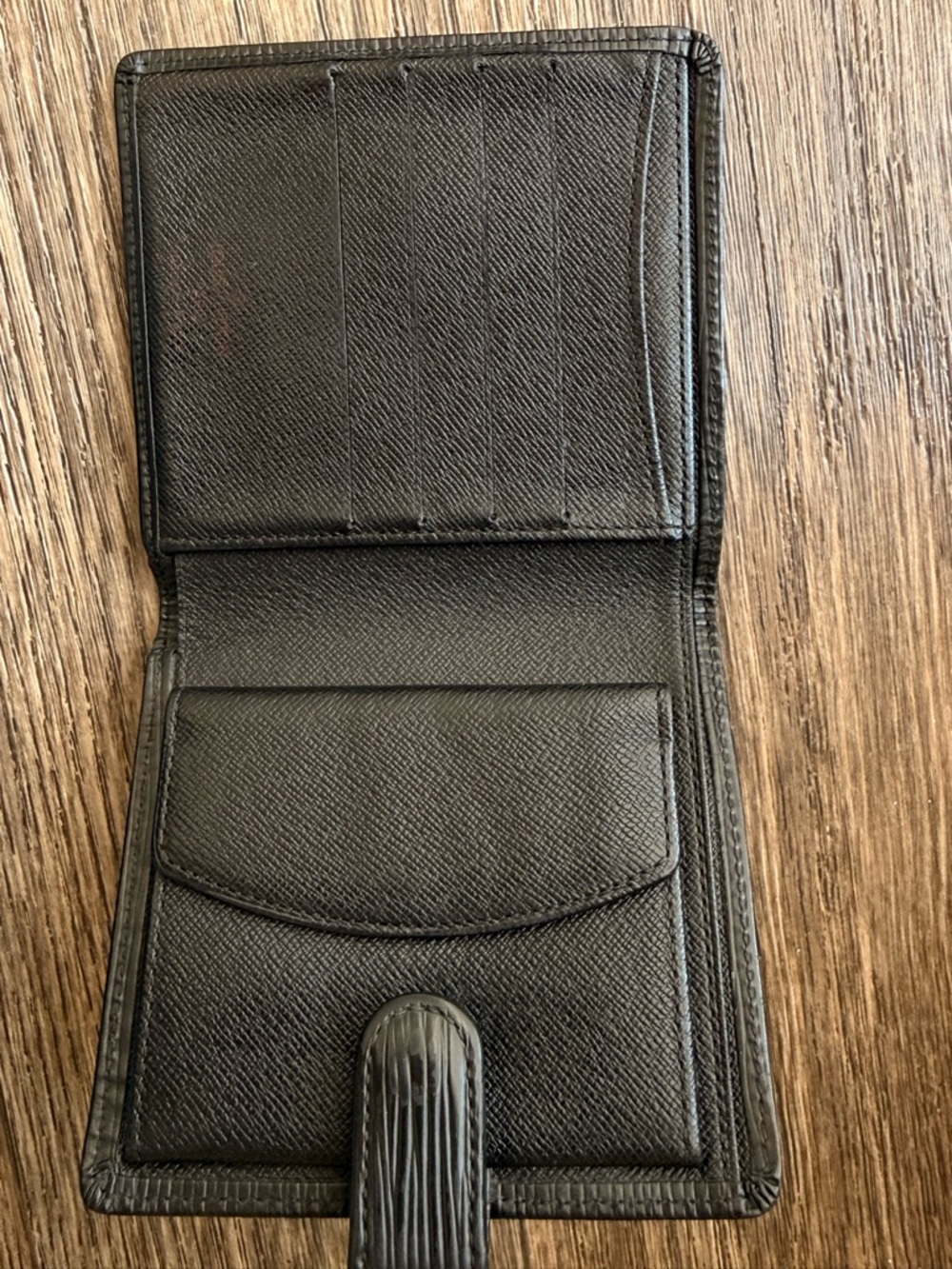 Authentic Louis Vuitton Black Epi Leather Snap Wallet (Made in France) - Picture 3 of 4